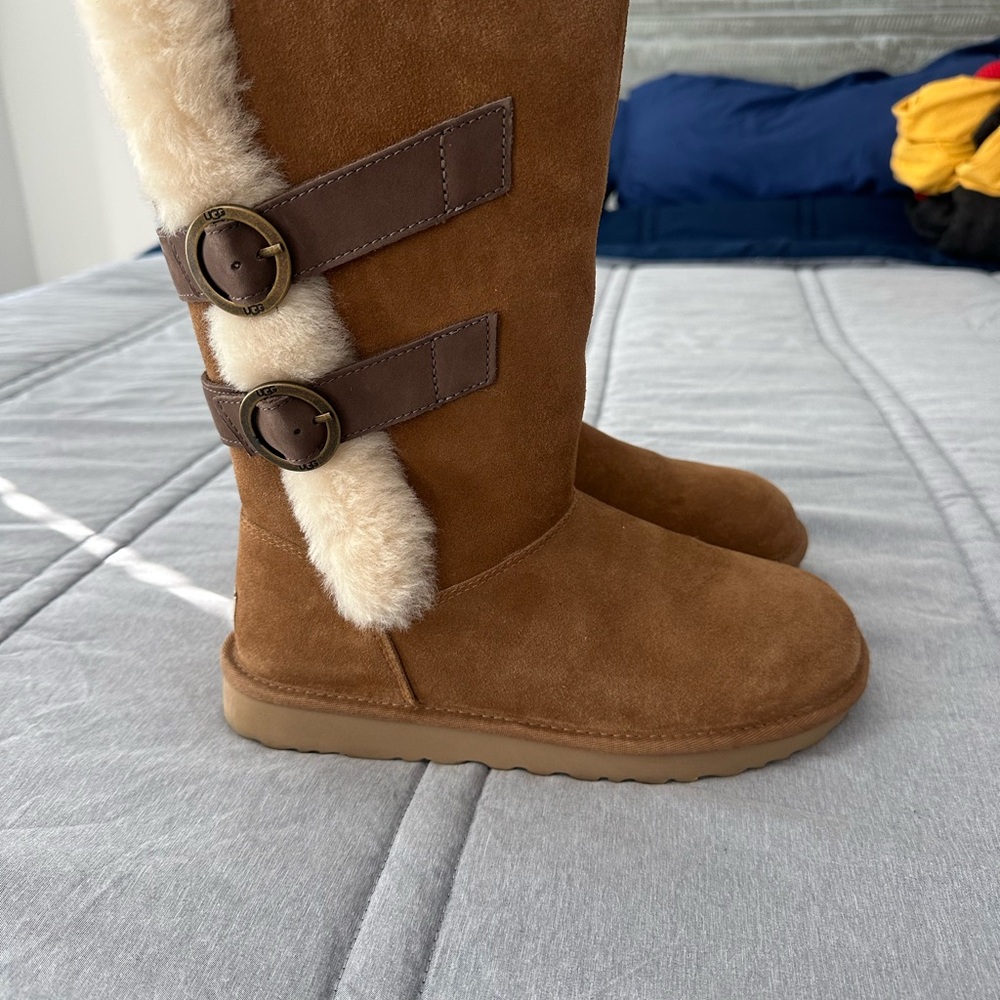 Brown Suede Fur-Lined Boots